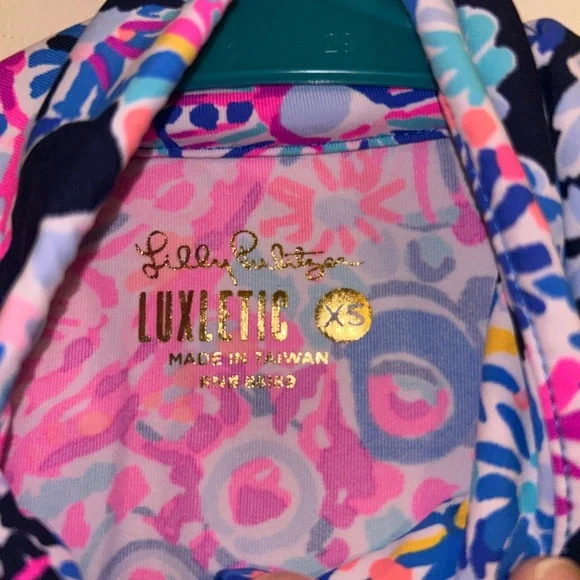 Lilly Pulitzer Luxletic JUSTINE CROP Half Zip Rash Guard Turtle Amazement XS - Picture 3 of 6